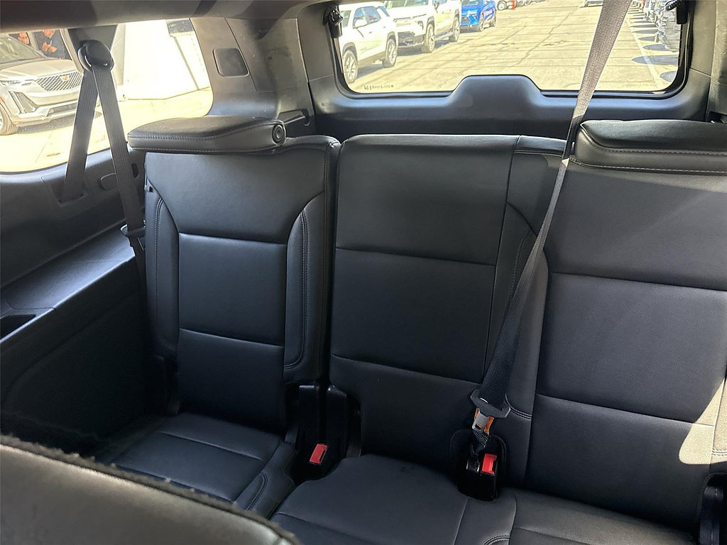 Used 2024 Chevrolet Suburban LT RWD image 33