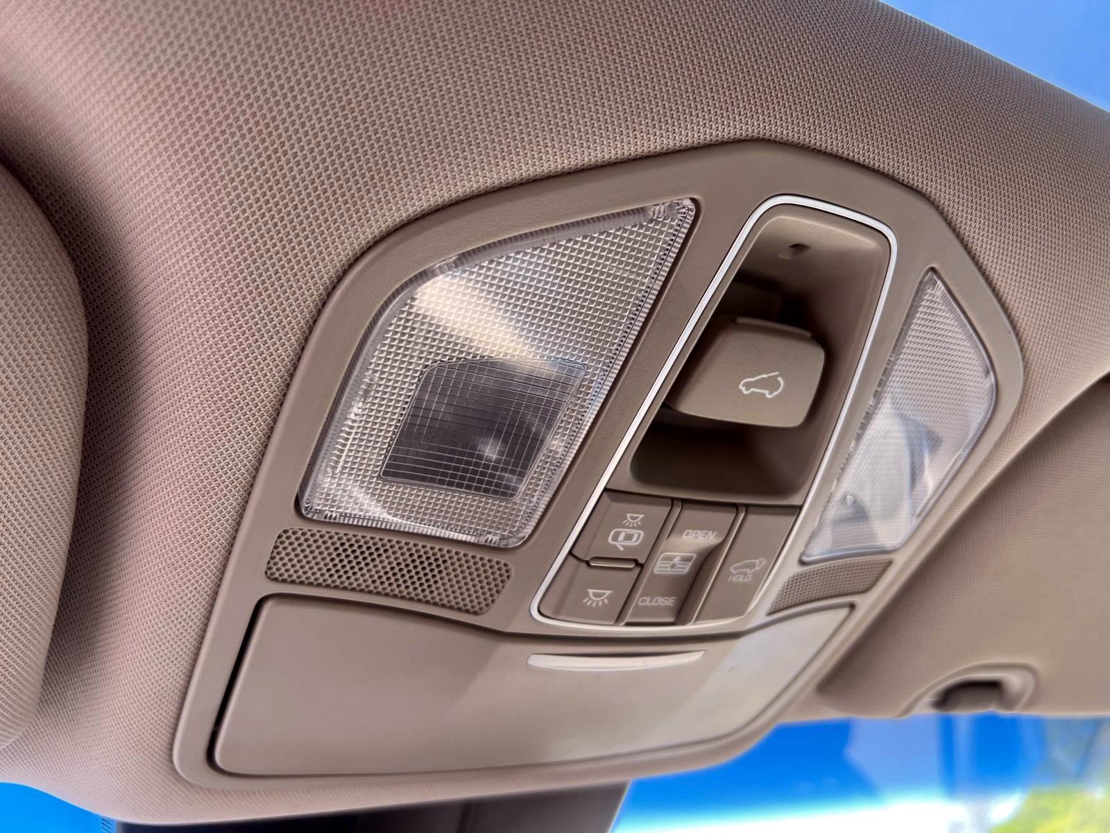 Used 2018 Hyundai Santa Fe AWD image 31