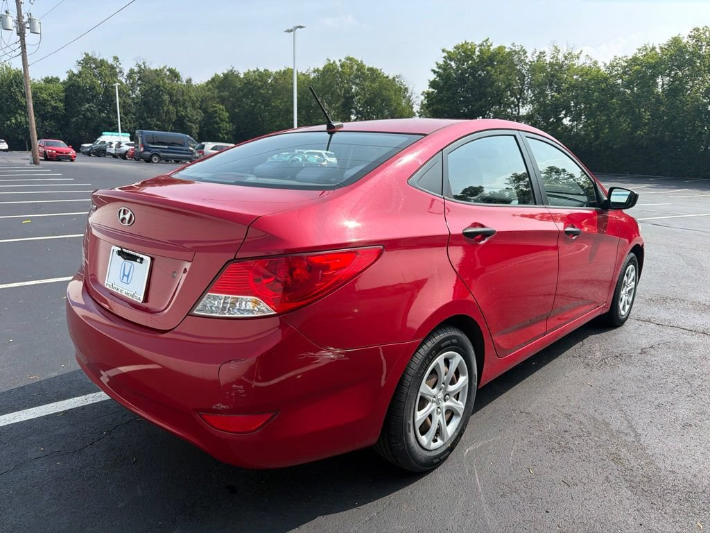 Used 2012 Hyundai Accent GLS FWD image 5