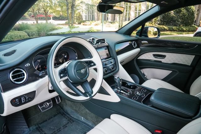 Used 2022 Bentley Bentayga AWD/4WD image 30