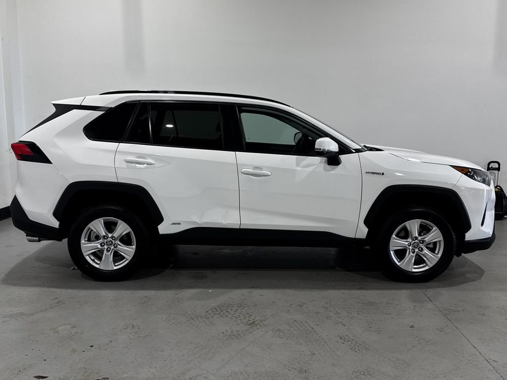 Used 2021 Toyota RAV4 LE AWD/4WD image 21