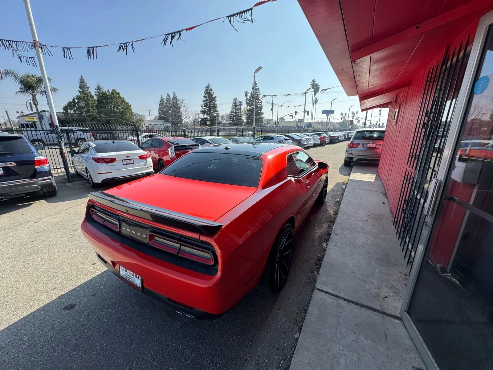 Used 2018 Dodge Challenger SXT image 6