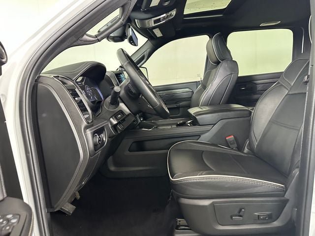 Used 2025 RAM 2500 Limited AWD/4WD image 11