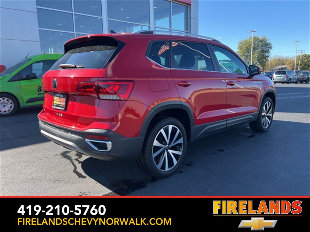 Used 2022 Volkswagen Taos SE w/ Panoramic Sunroof Package image 7