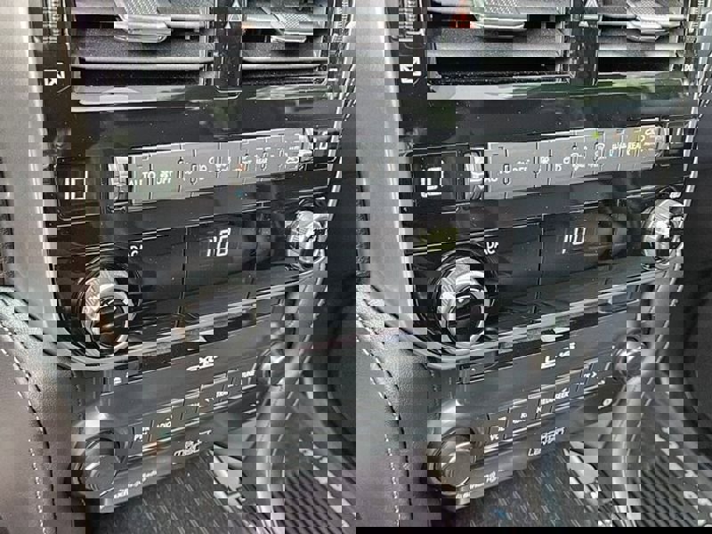 Used 2023 Lexus GX 460 Premium w/ Accessory Package image 23