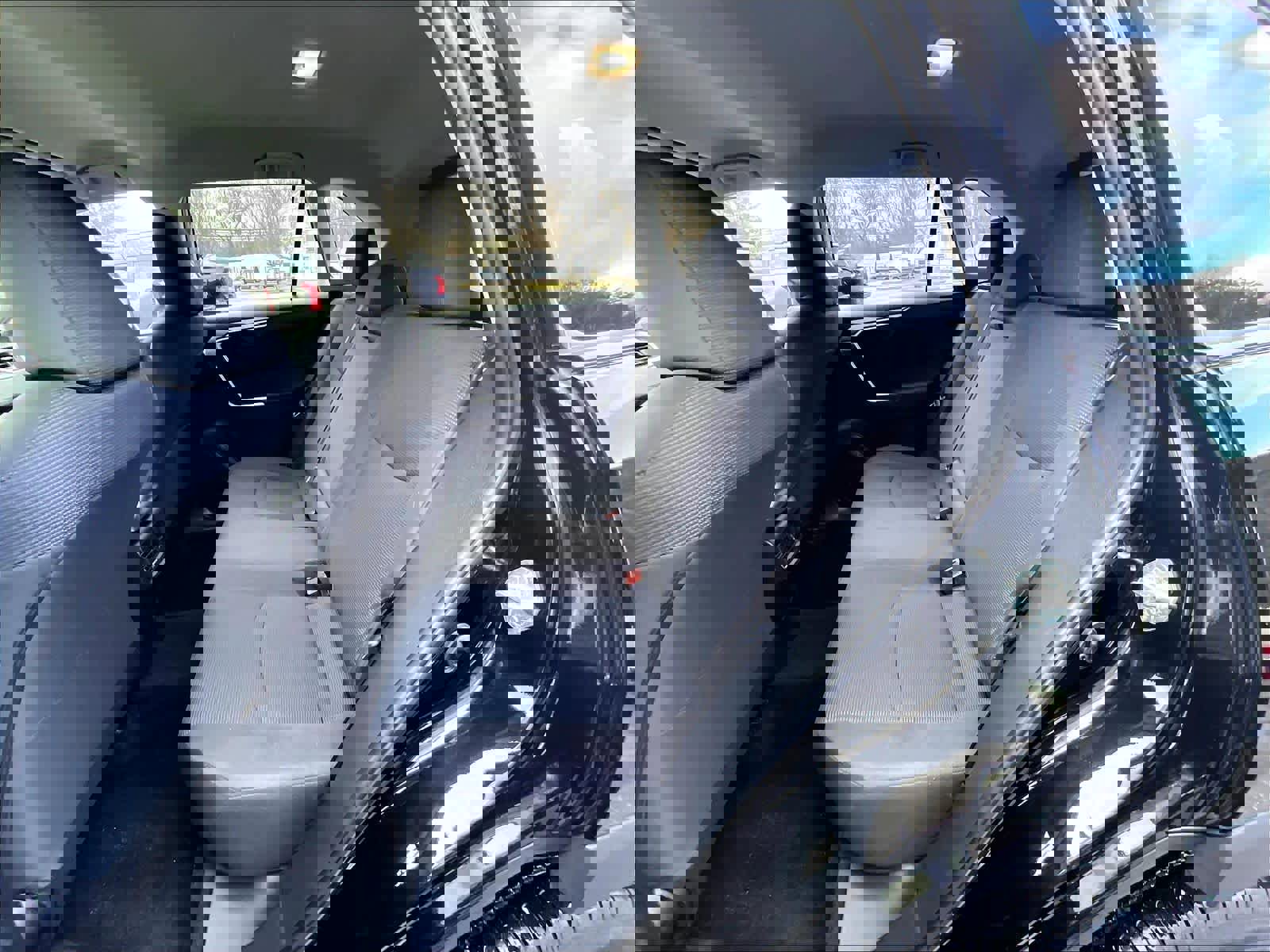 Used 2022 Toyota RAV4 LE image 15