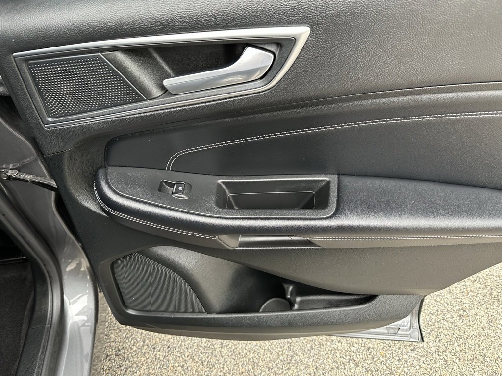 Used 2022 Ford Edge Titanium w/ Equipment Group 301A image 19