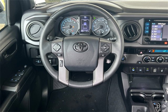 Used 2017 Toyota Tacoma TRD Sport image 16
