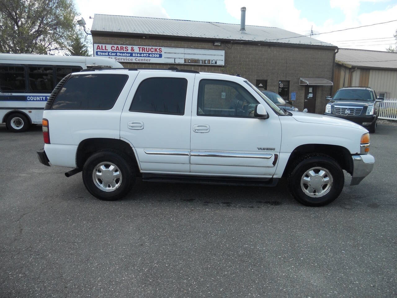Used 2003 GMC Yukon SLT w/ 1SD Preferred Equipment Group image 6