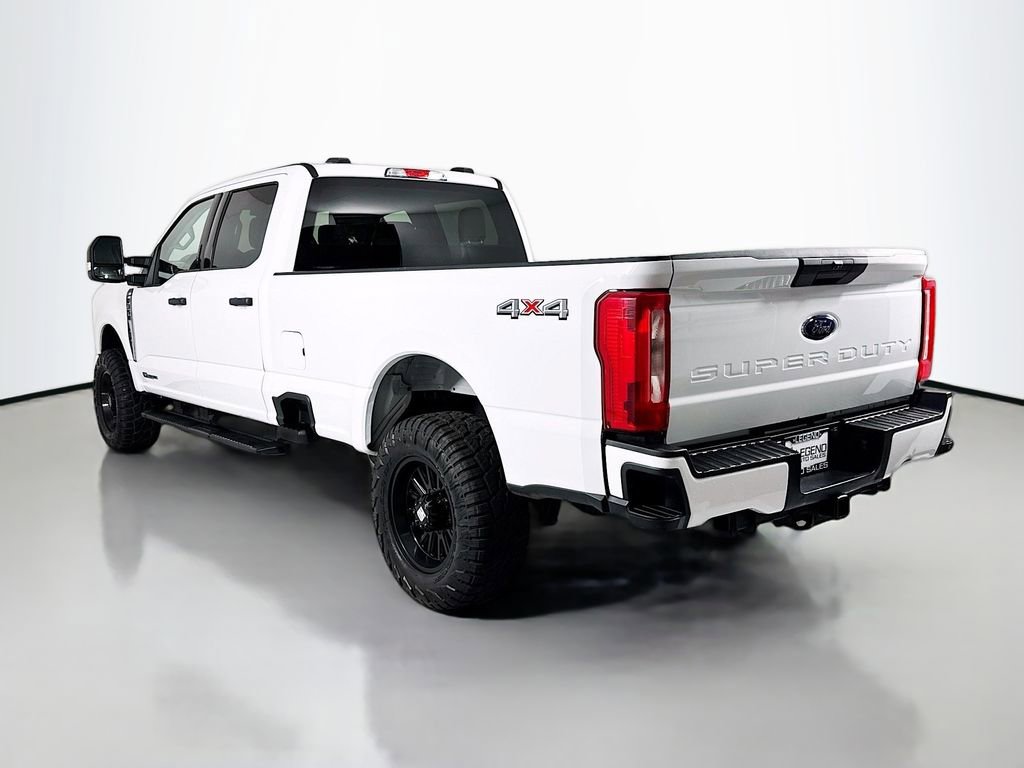 Used 2023 Ford F350 XLT AWD/4WD image 8