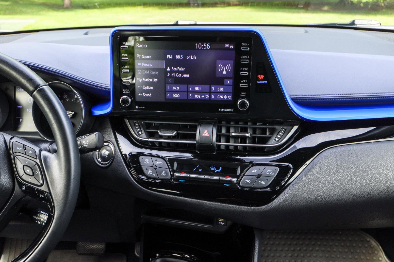Used 2020 Toyota C-HR XLE FWD image 26