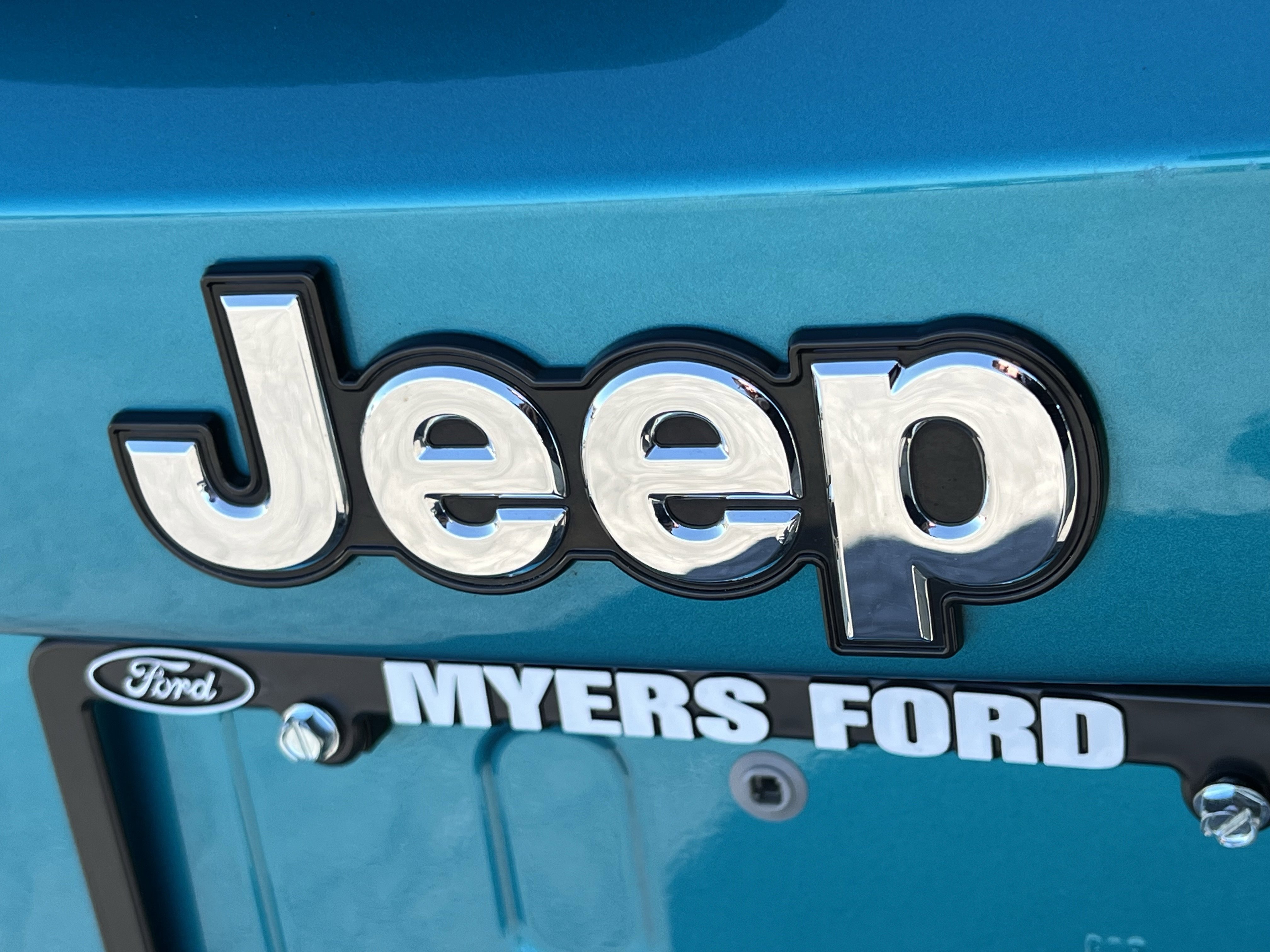 Used 2021 Jeep Renegade Limited AWD/4WD image 9