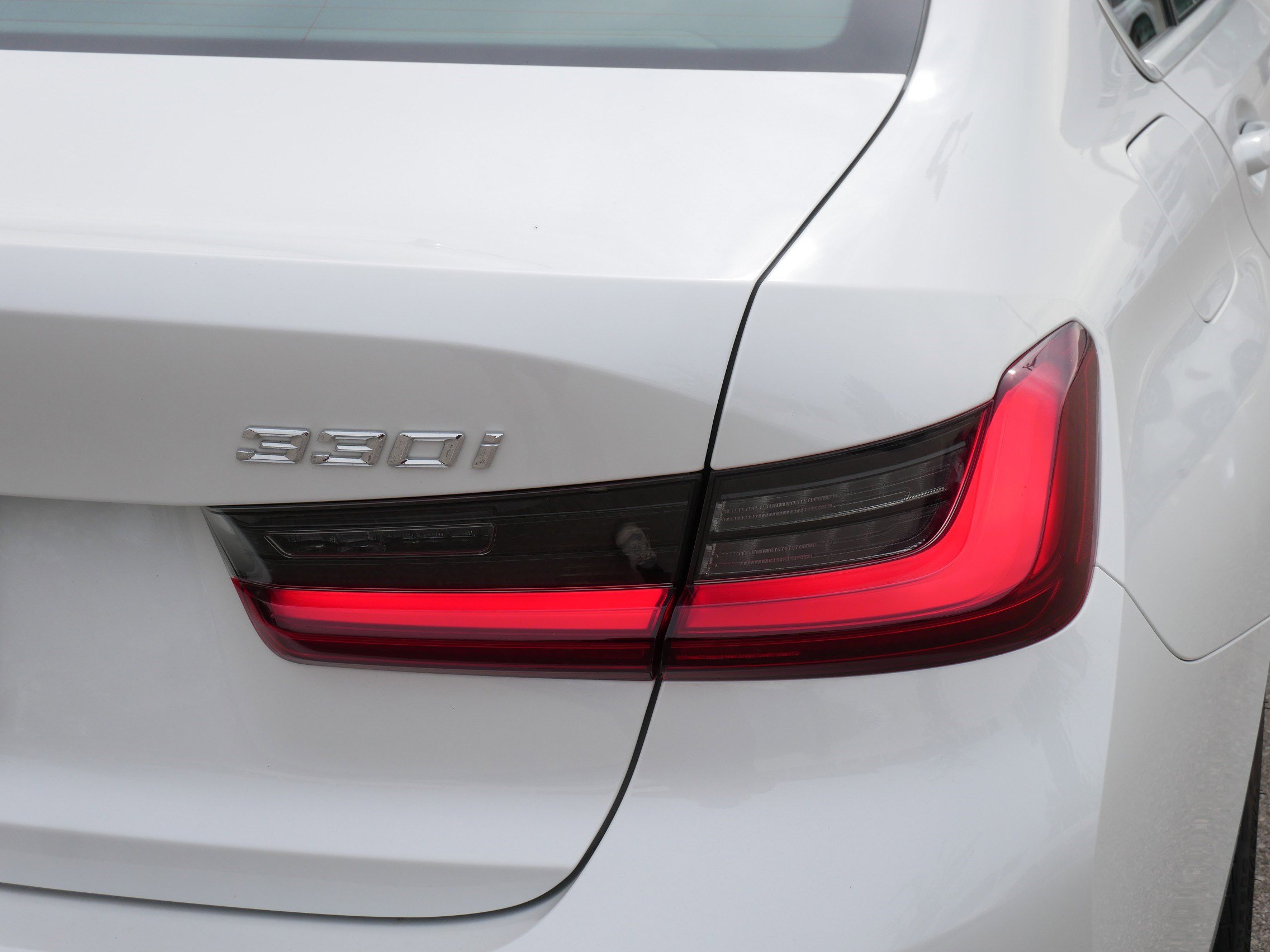 Used 2022 BMW 330i xDrive Sedan w/ Driving Assistance Package image 17