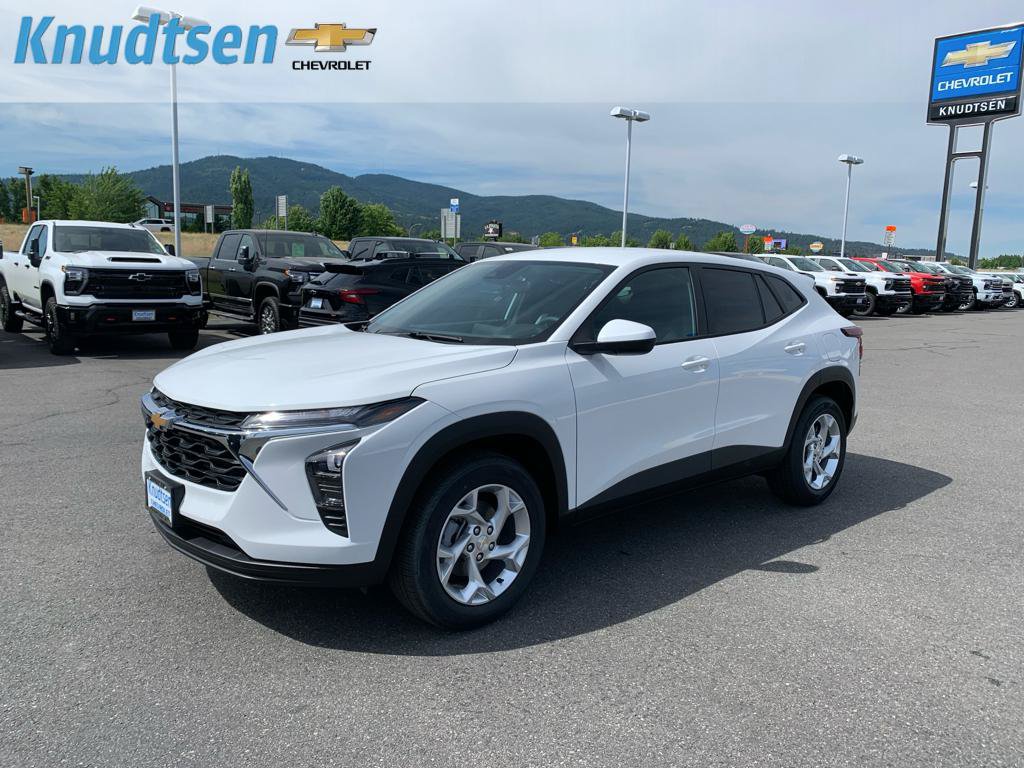 New 2026 Chevrolet Trax LS w/ Driver Confidence Package FWD image 3