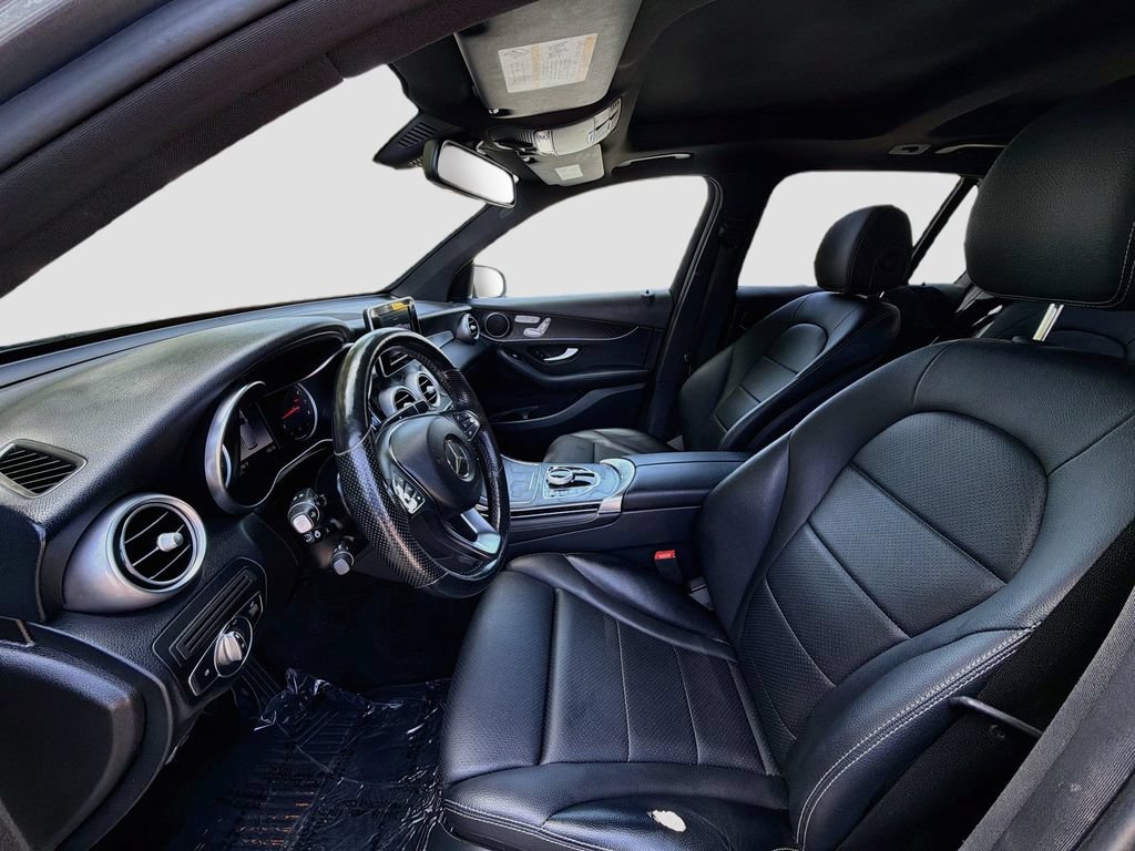 Used 2018 Mercedes-Benz GLC 300 4MATIC w/ Premium Package image 19