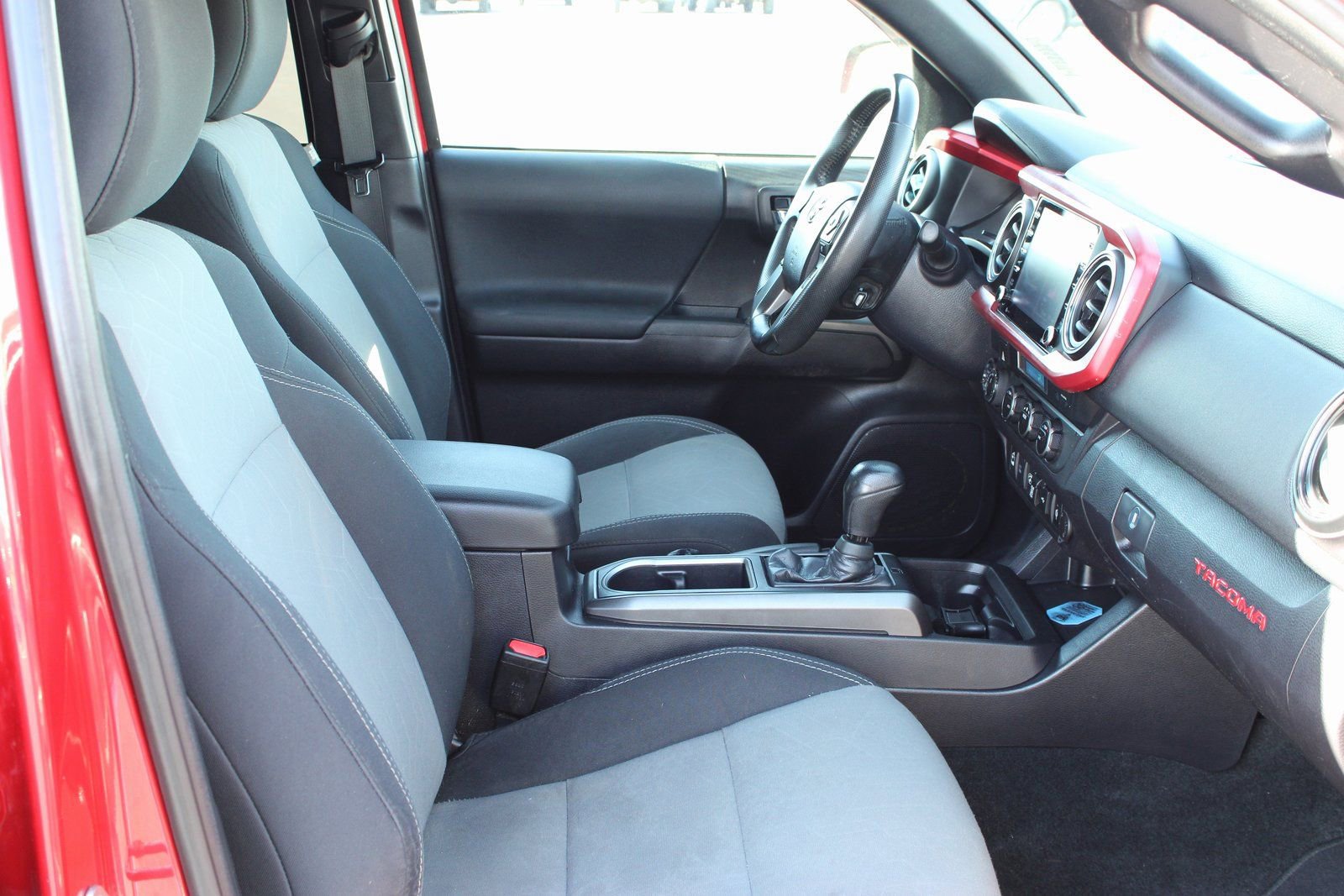 Used 2021 Toyota Tacoma TRD Off-Road image 15