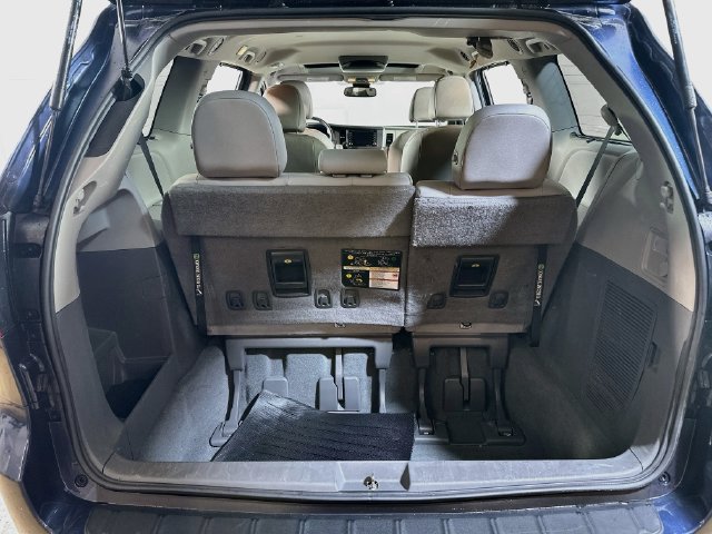 Used 2020 Toyota Sienna XLE AWD/4WD image 9