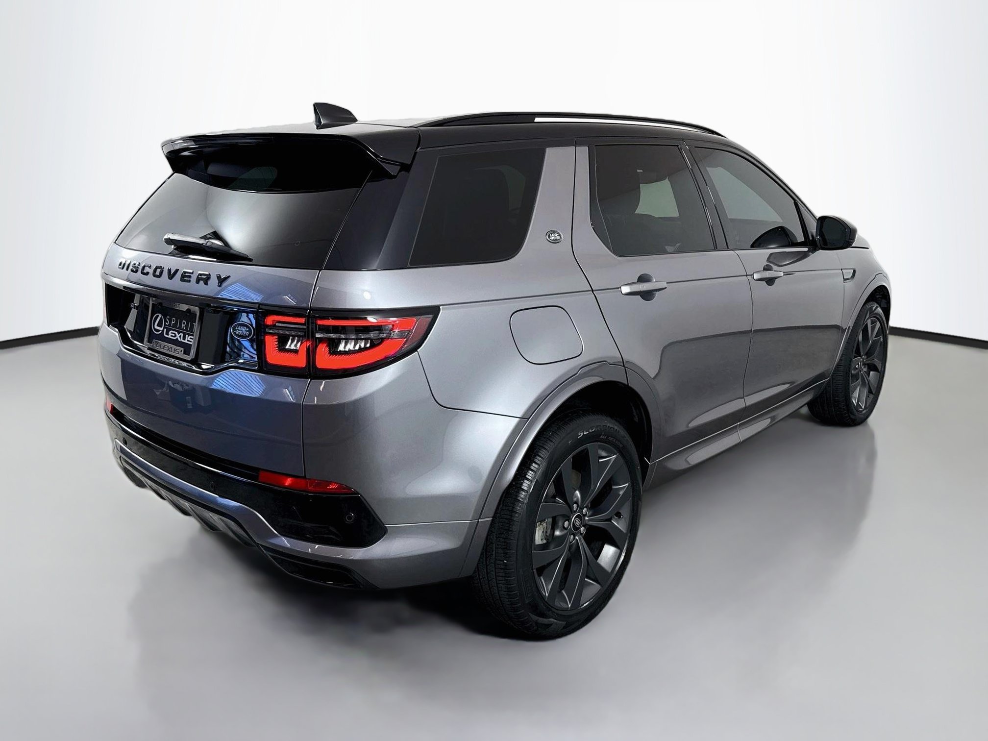 Used 2023 Land Rover Discovery Sport SE R-Dynamic AWD/4WD image 7