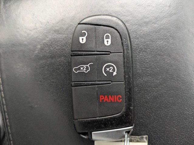 Used 2020 Jeep Grand Cherokee Overland RWD image 32