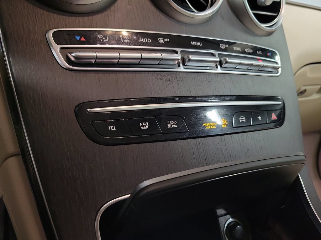 Used 2020 Mercedes-Benz GLC 300 4MATIC image 20