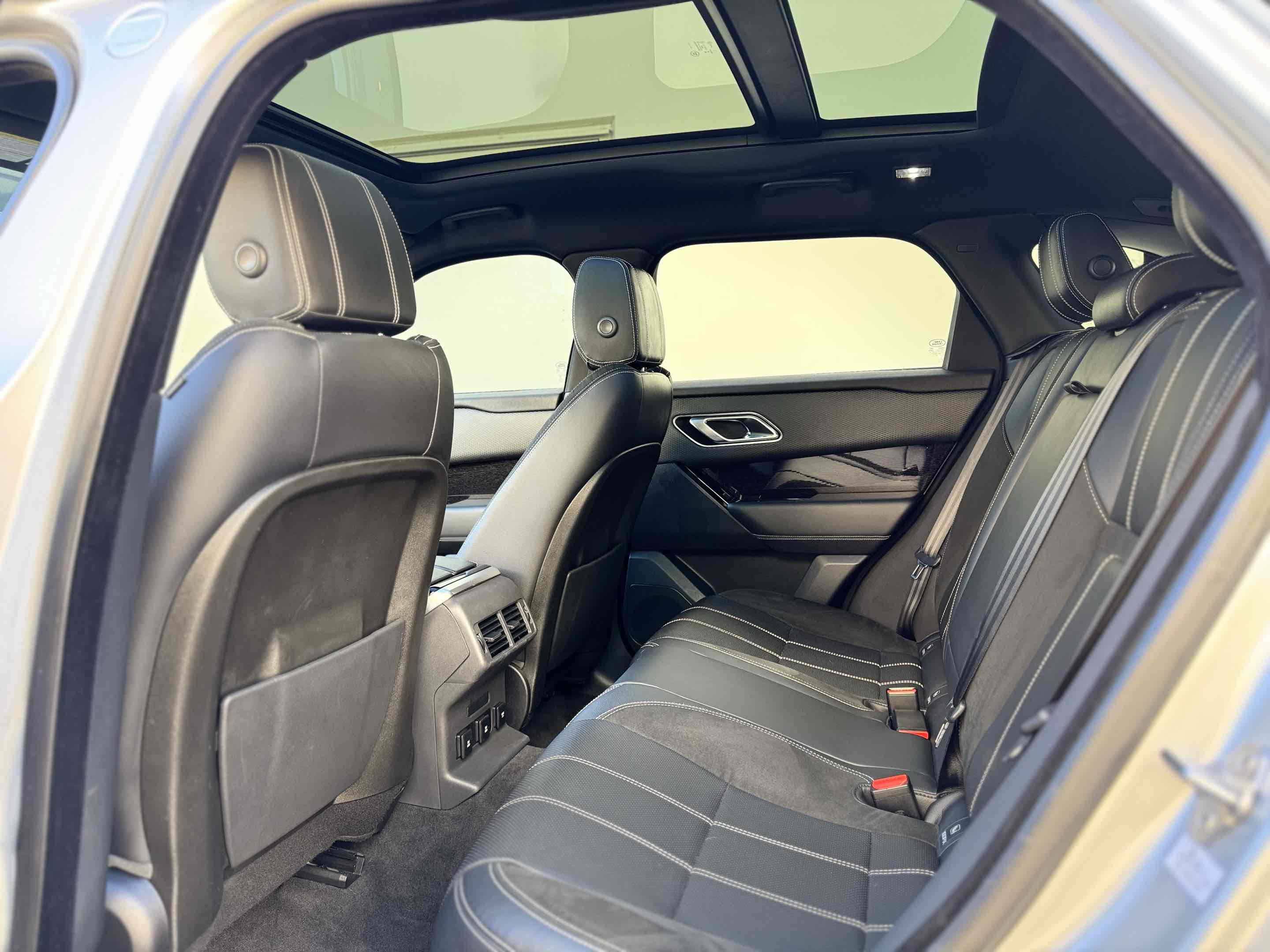 Used 2020 Land Rover Range Rover Velar R-Dynamic S image 69