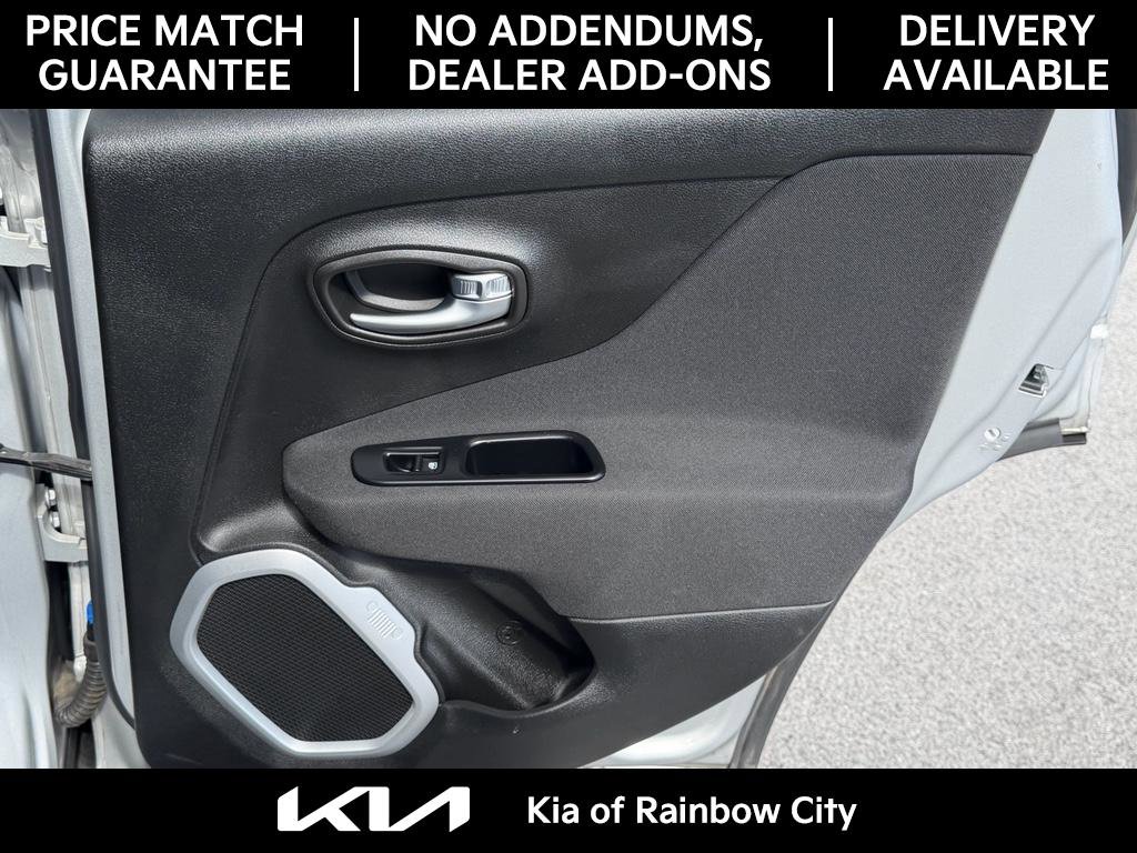 Used 2018 Jeep Renegade Latitude image 18