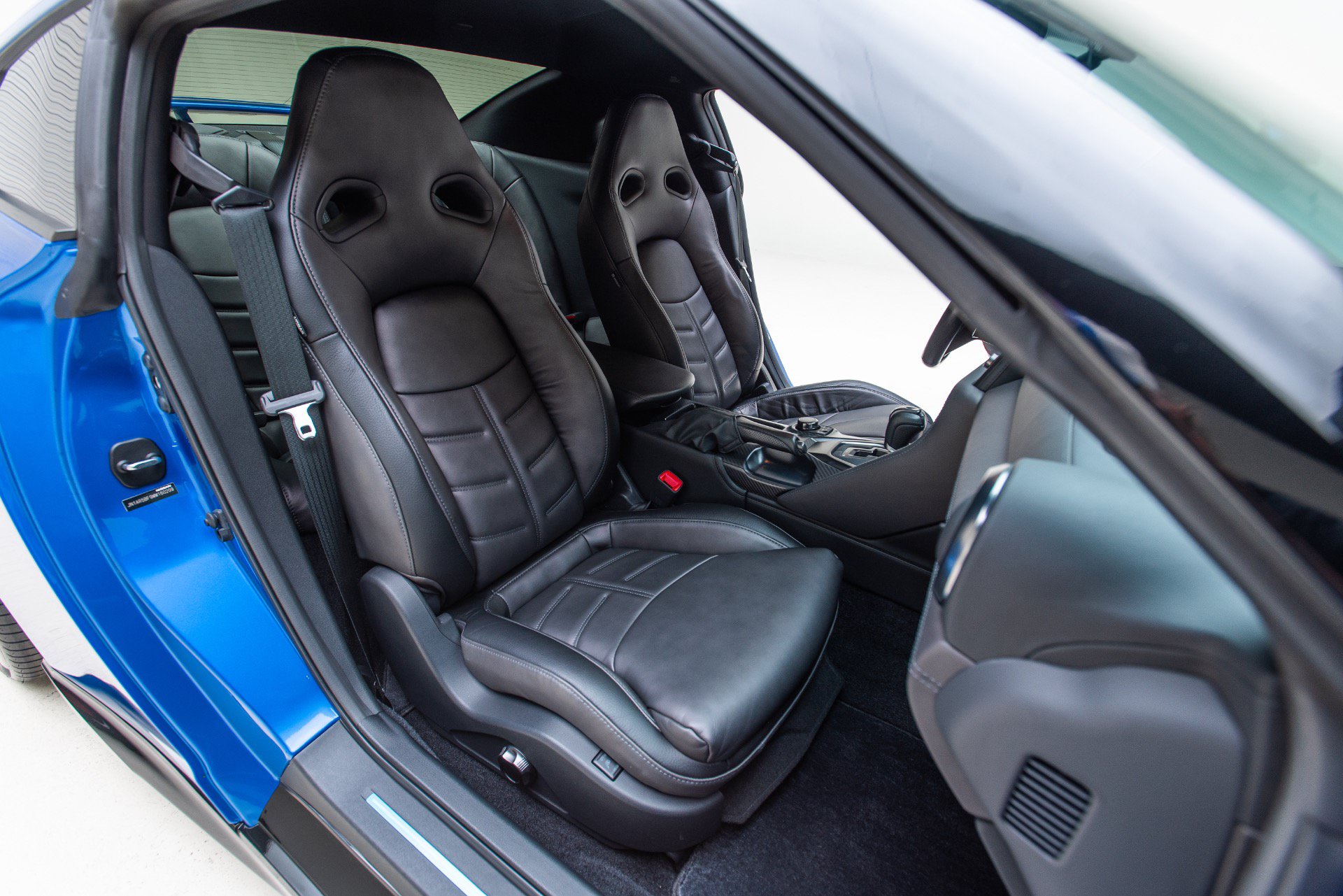 Used 2021 Nissan GT-R Premium AWD/4WD image 37
