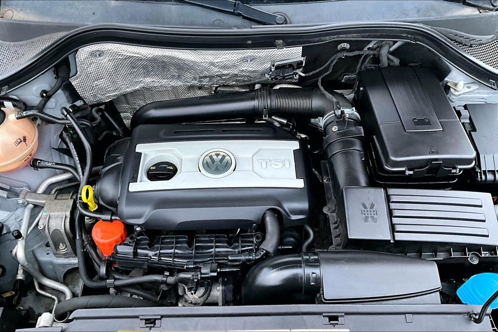 Used 2017 Volkswagen Tiguan S image 28