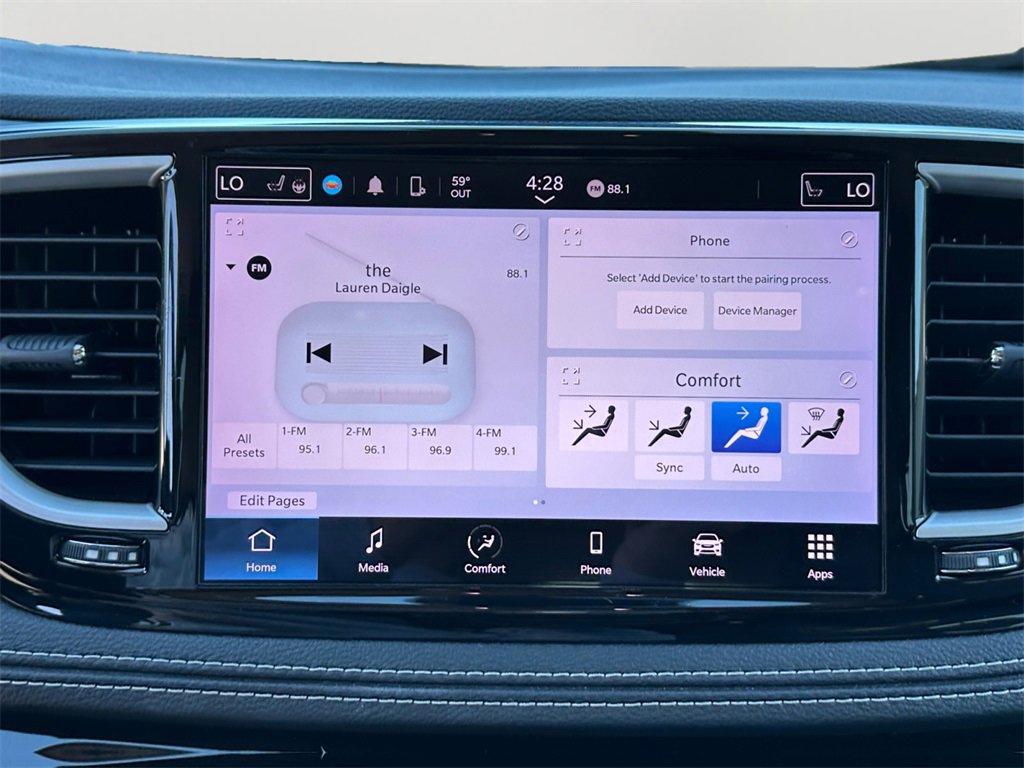 Used 2023 Chrysler Pacifica Touring-L image 18