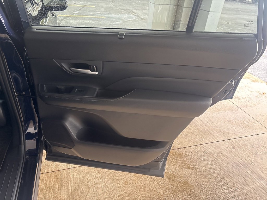 Used 2025 Toyota Grand Highlander AWD Hybrid image 29