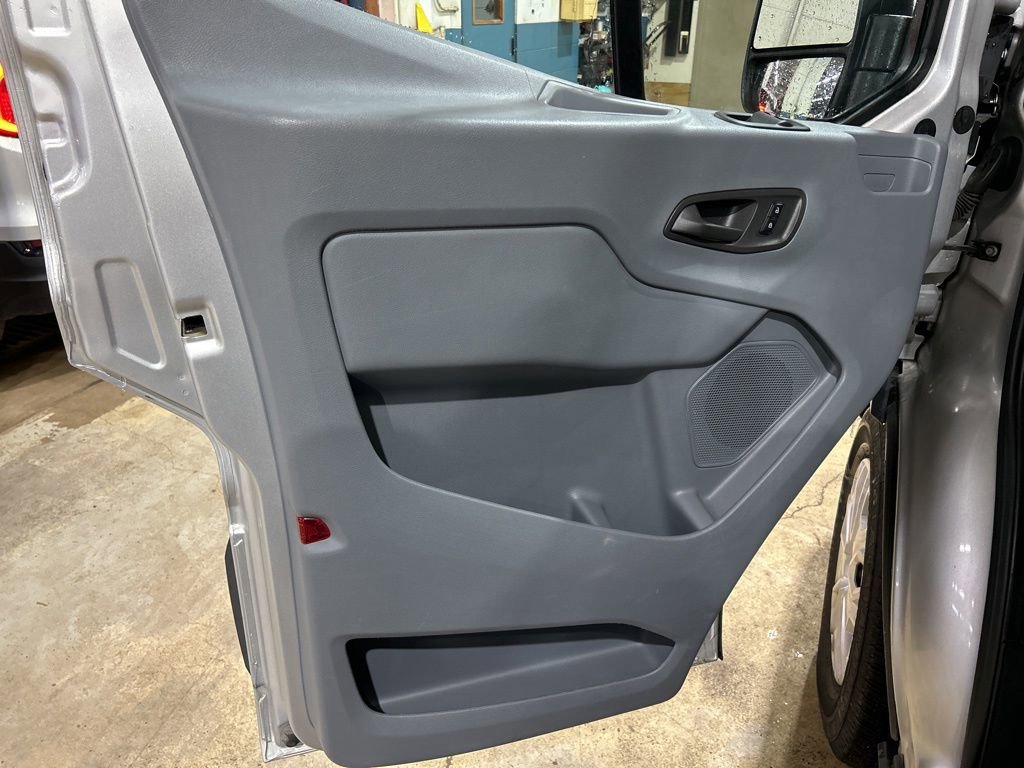 Used 2017 Ford Transit 150 XLT RWD image 15