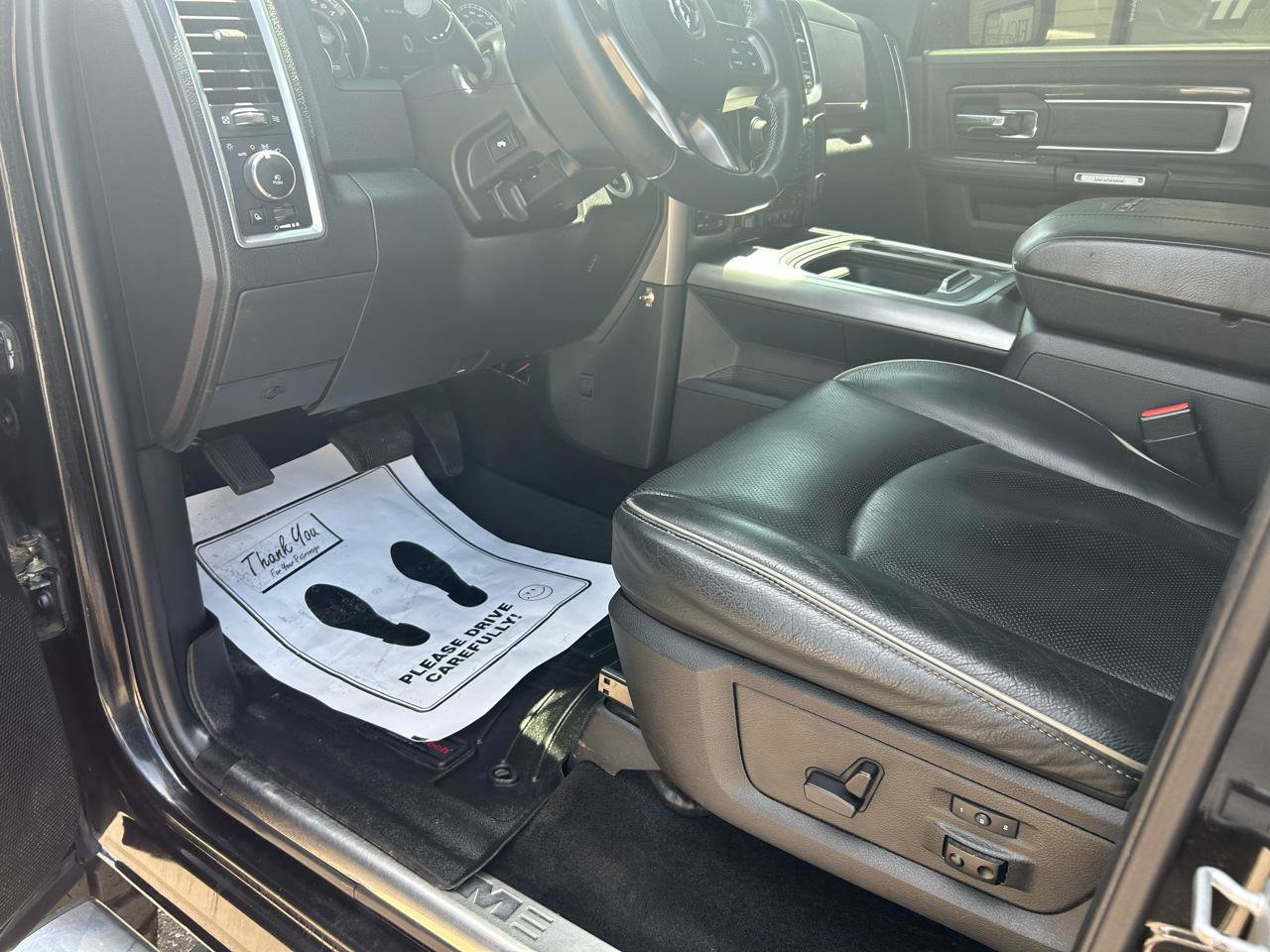 Used 2017 RAM 1500 Limited AWD/4WD image 10