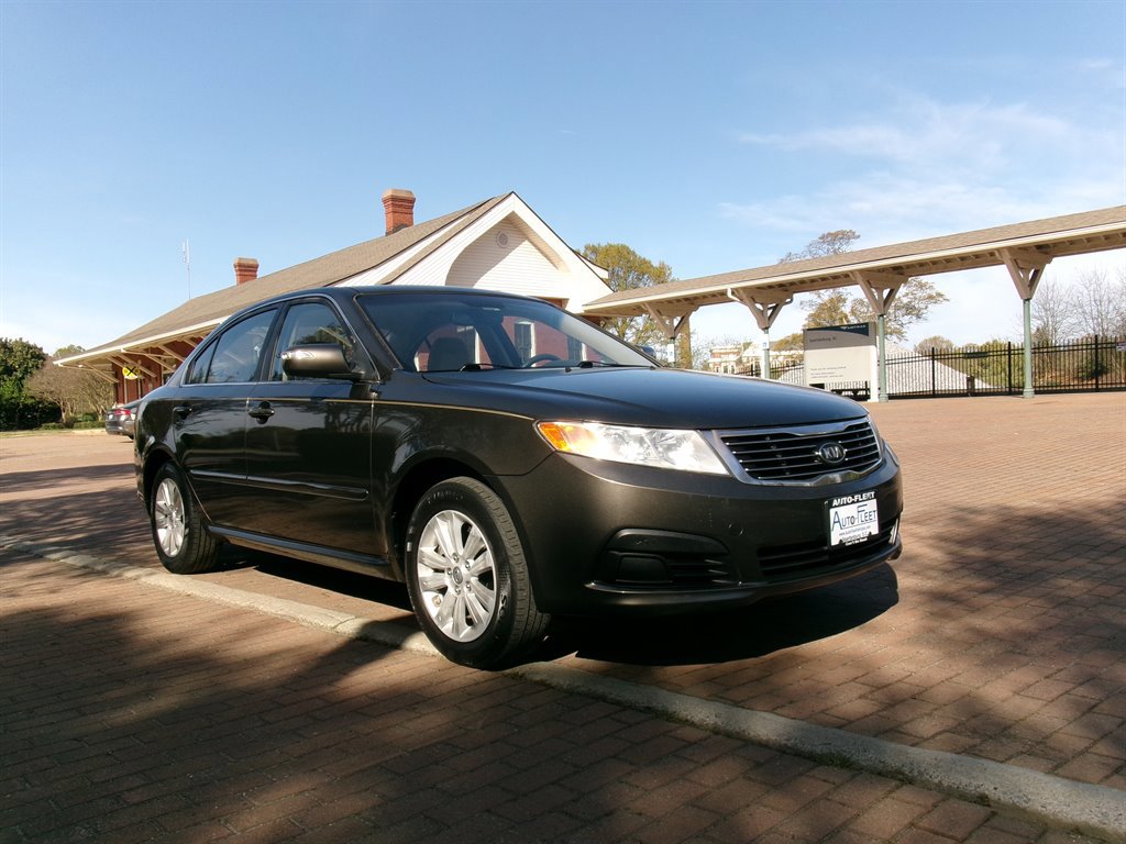 Used 2010 Kia Optima LX w/ Convenience Pkg image 3