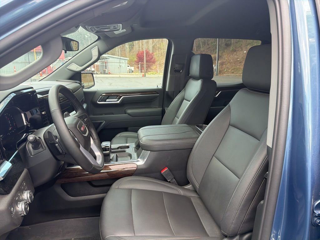 Used 2026 GMC Sierra 1500 Elevation w/ Elevation Premium Package image 6