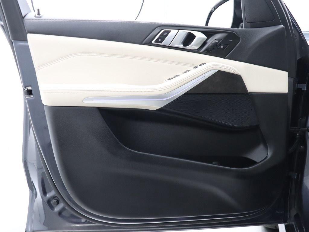 Used 2022 BMW X5 sDrive40i w/ M Sport Package image 36