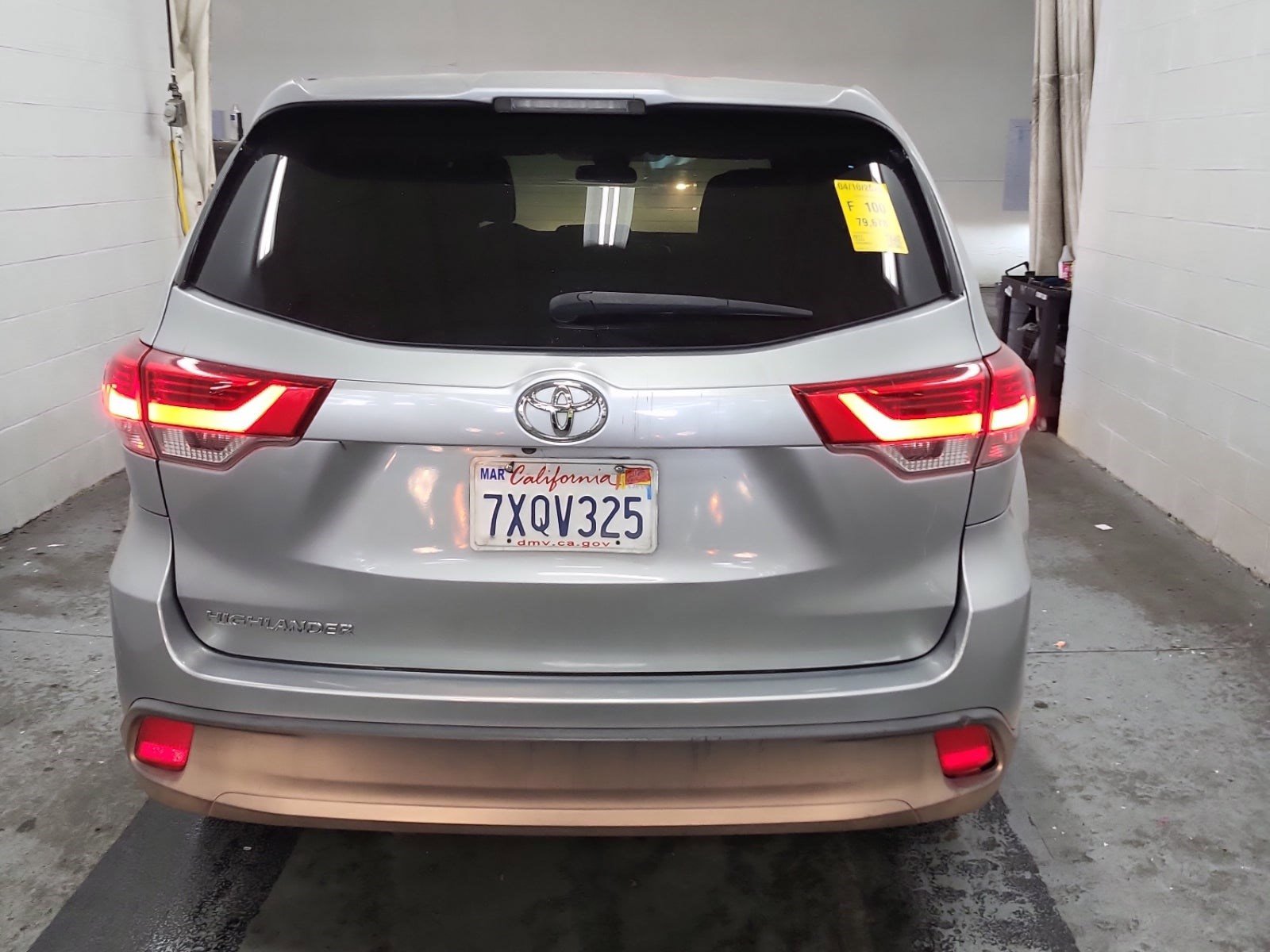 Used 2017 Toyota Highlander LE w/ Carpet Mat Package FWD image 7