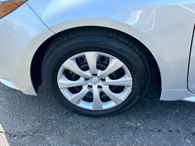 Used 2025 Toyota Corolla LE image 10