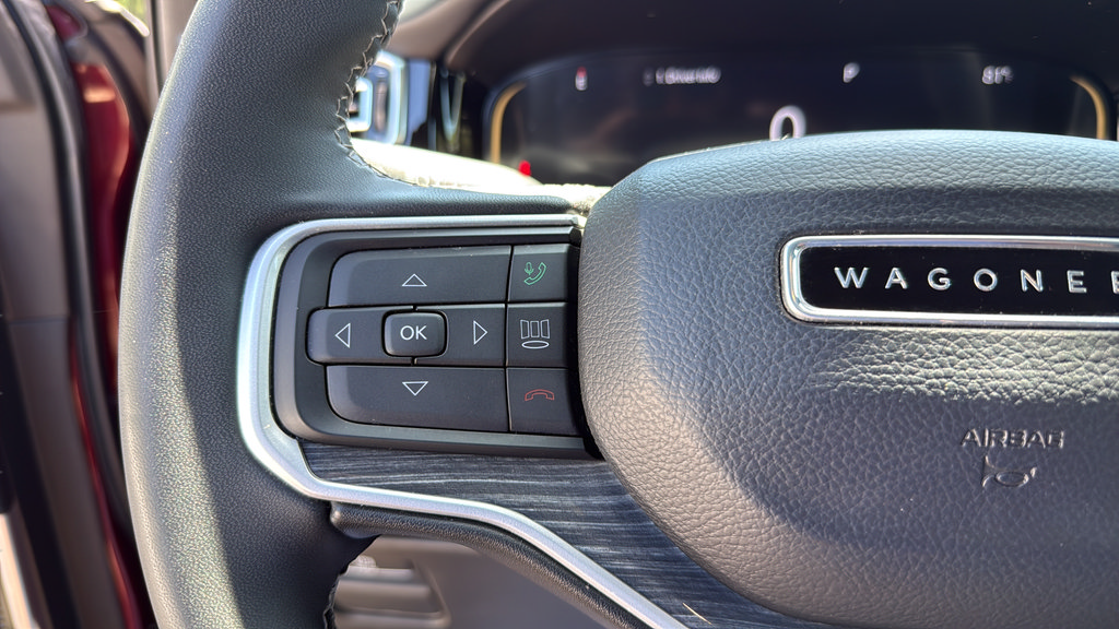 Used 2022 Jeep Wagoneer Series III w/ Premium Group I AWD/4WD image 33