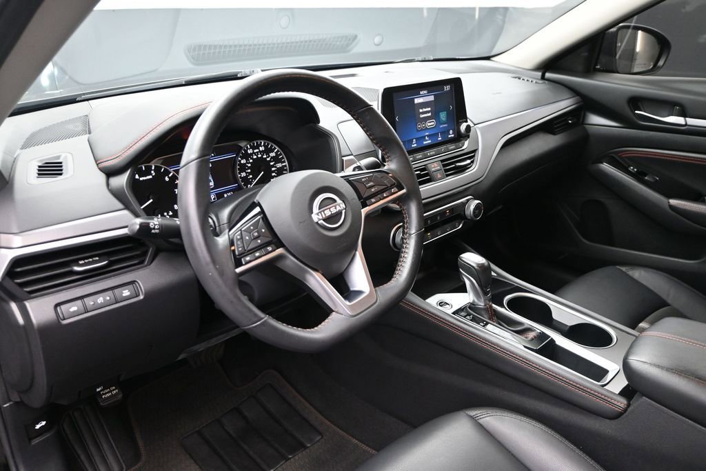 Used 2023 Nissan Altima 2.5 SR FWD image 17