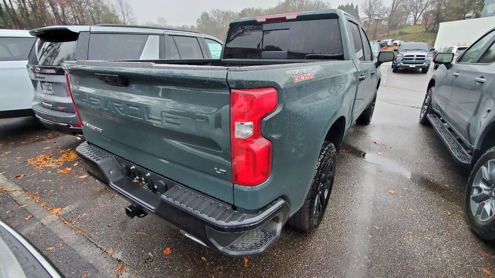 Used 2025 Chevrolet Silverado 1500 LT Trail Boss w/ Convenience Package II image 9