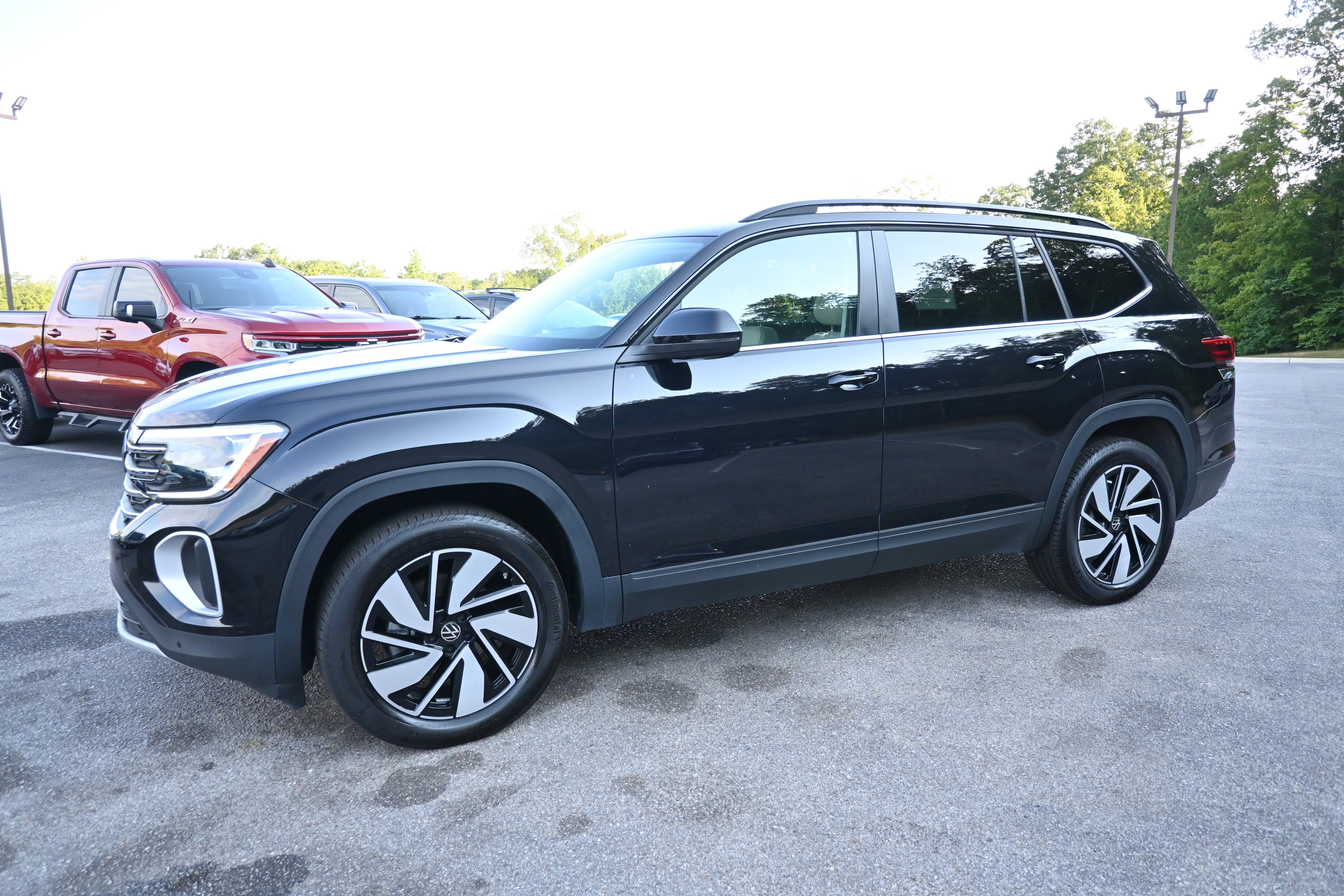 Used 2025 Volkswagen Atlas SE image 5