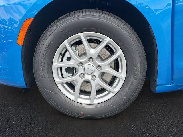 New 2027 Chrysler Pacifica Select FWD image 31