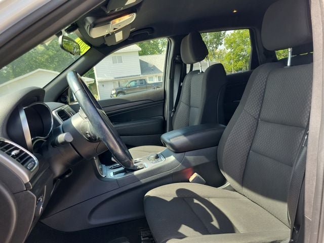 Used 2020 Jeep Grand Cherokee Laredo AWD/4WD image 9