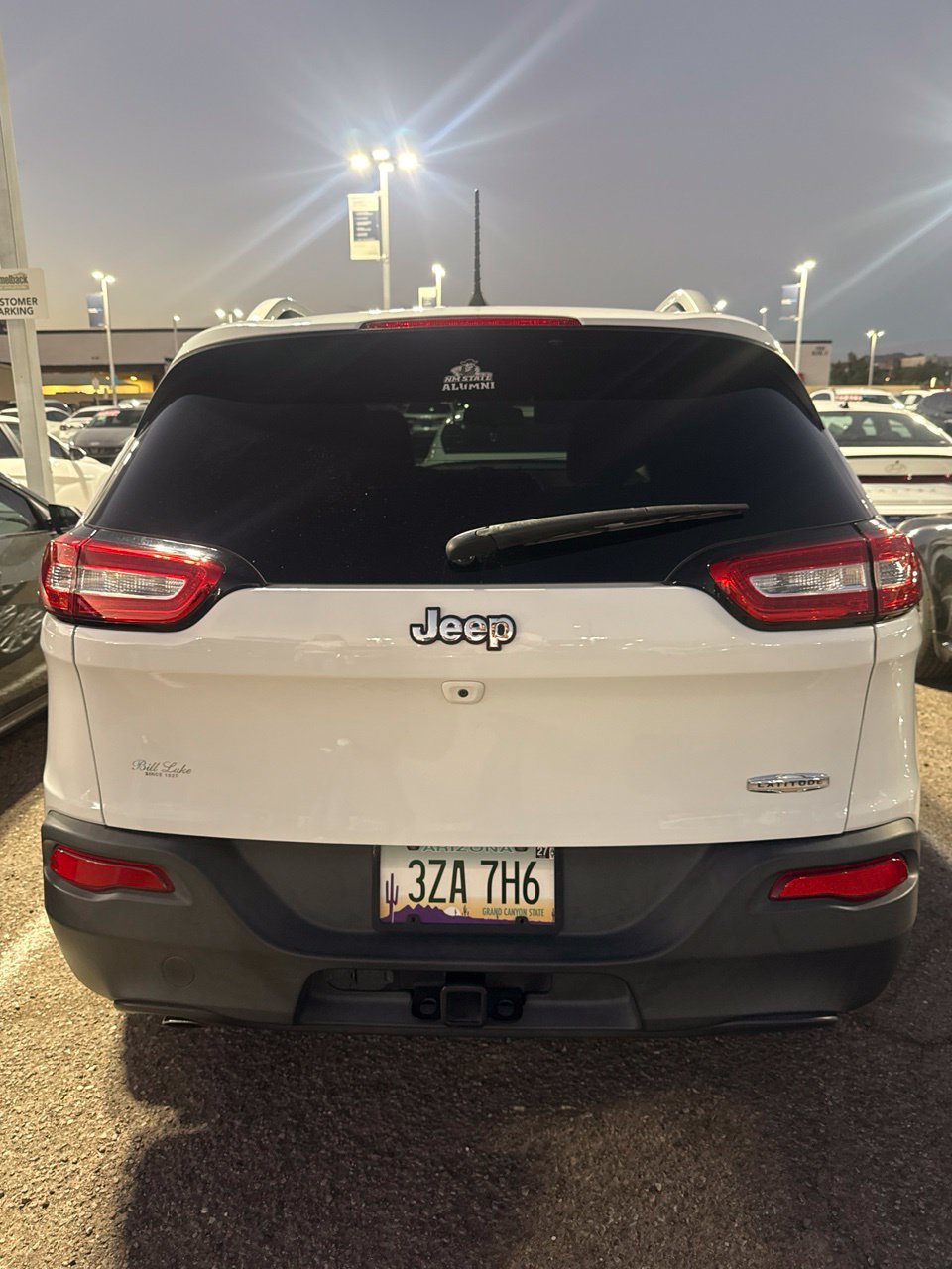 Used 2017 Jeep Cherokee Latitude w/ Trailer Tow Group FWD image 9