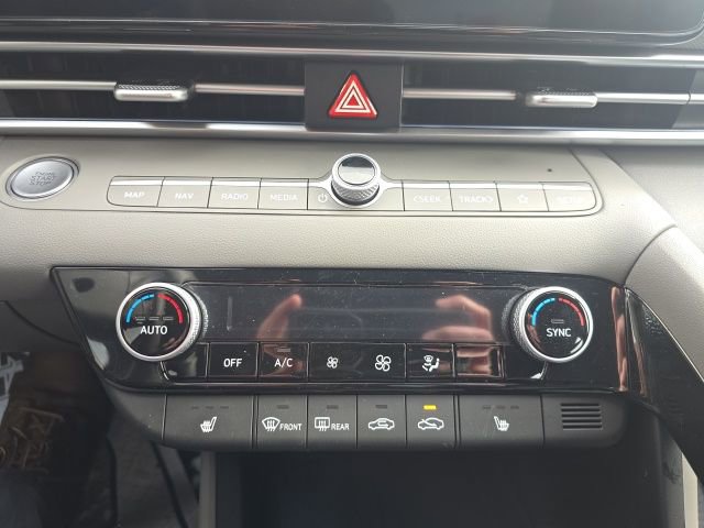 Used 2025 Hyundai Elantra SEL FWD image 19