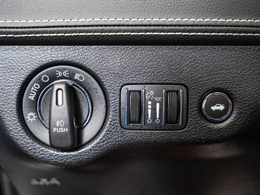 Used 2023 Chrysler 300 C RWD image 26