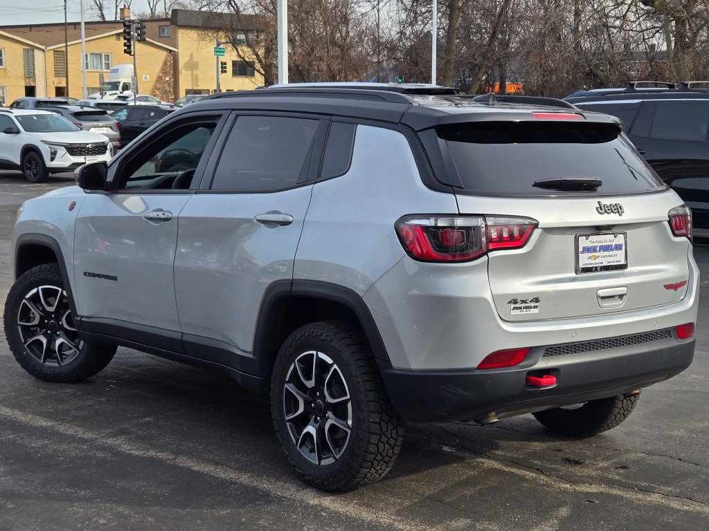 Used 2025 Jeep Compass Trailhawk image 15