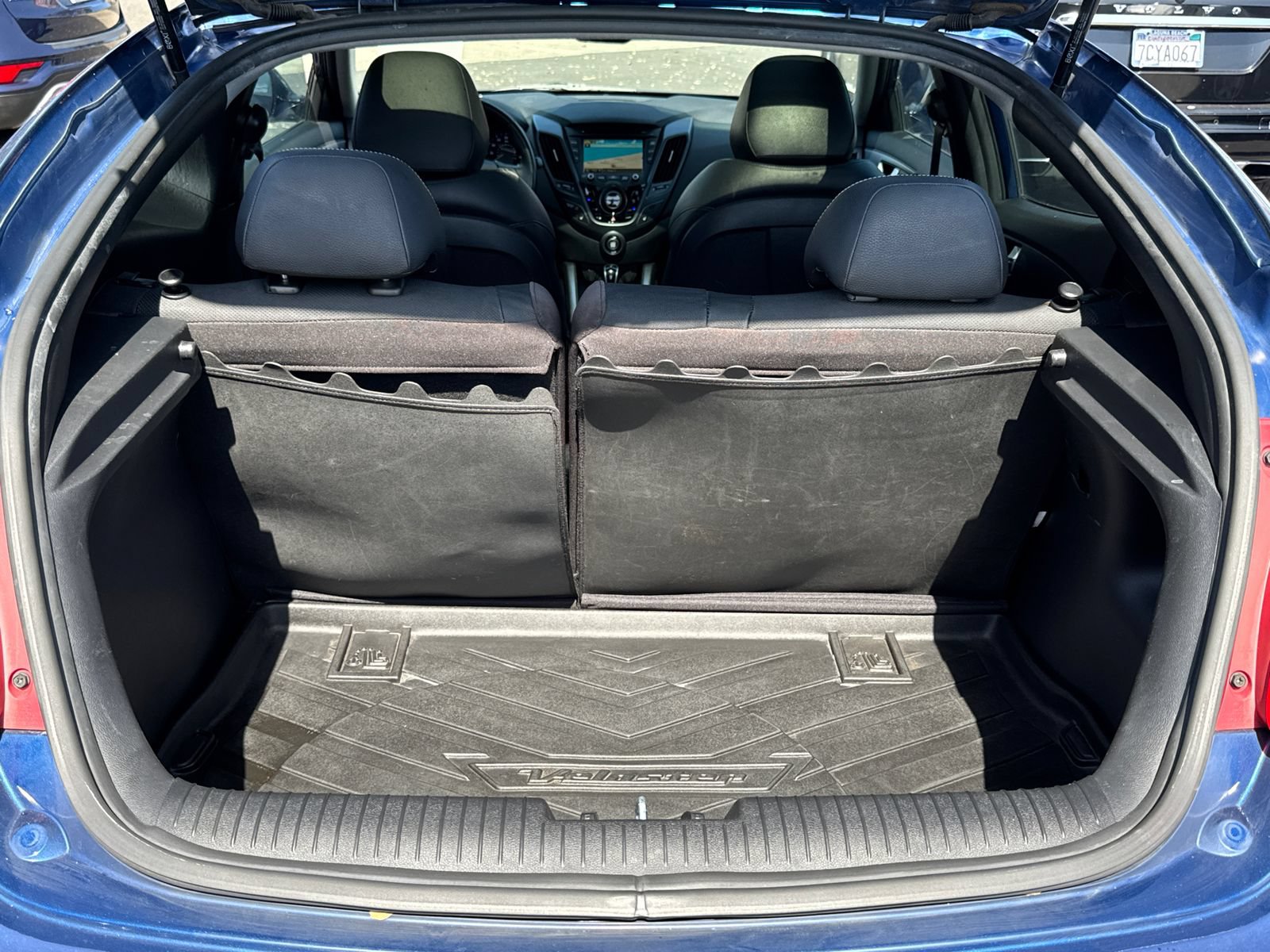 Used 2015 Hyundai Veloster Turbo w/ Option Group 04 FWD image 9