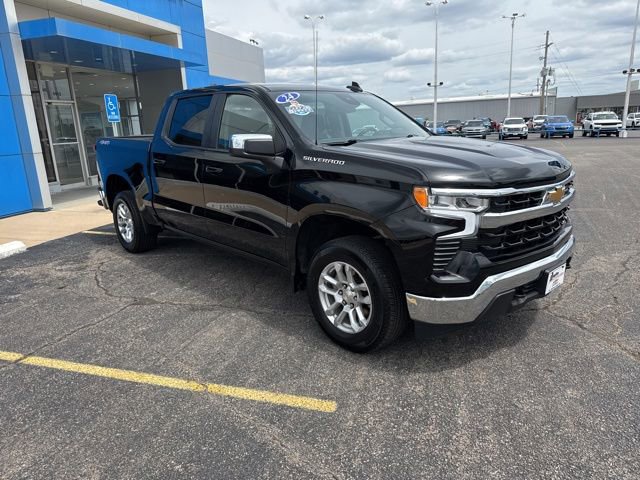 Used 2024 Chevrolet Silverado 1500 LT AWD/4WD image 9