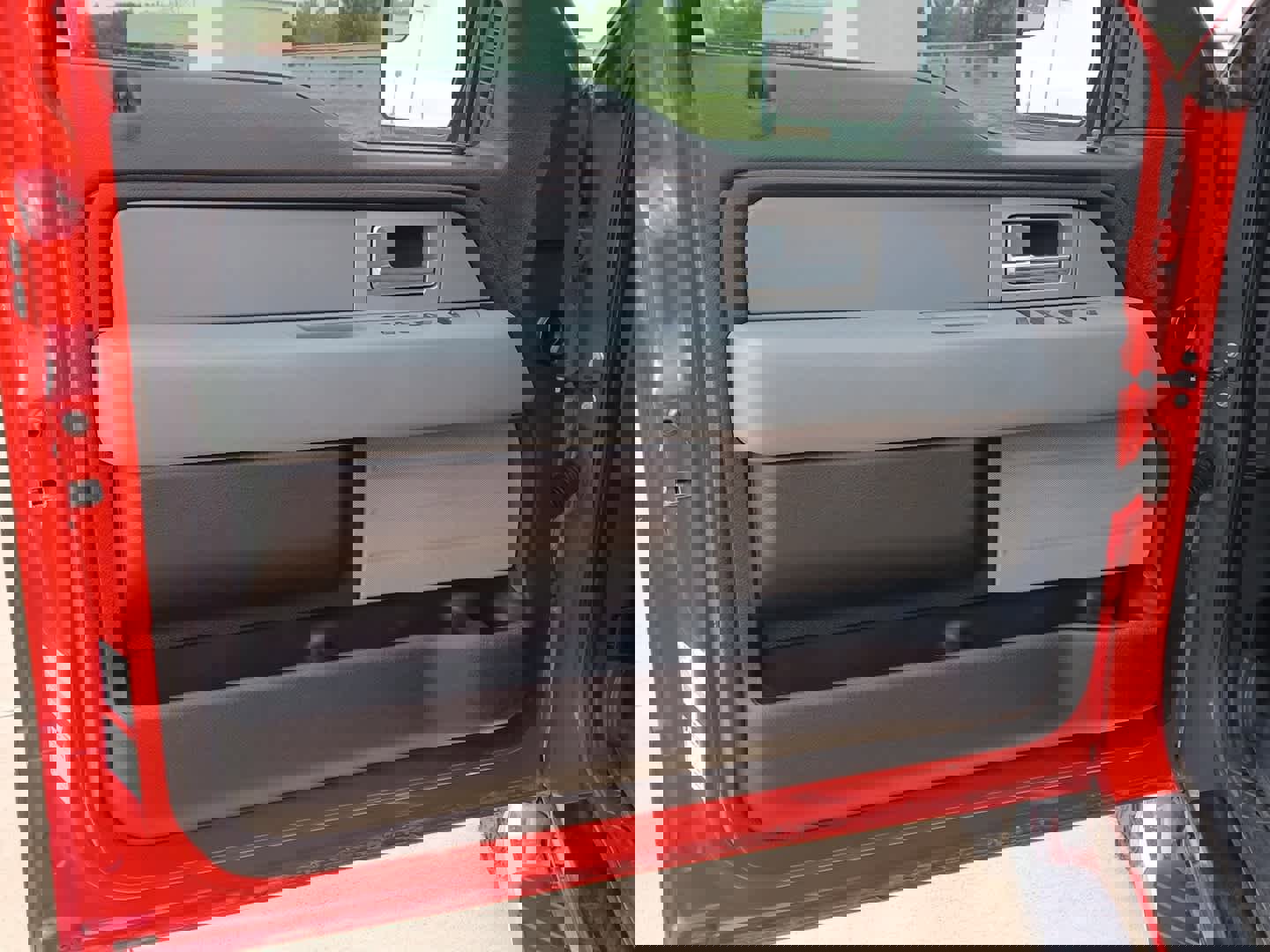 Used 2011 Ford F150 XLT w/ XLT Chrome Pkg AWD/4WD image 15